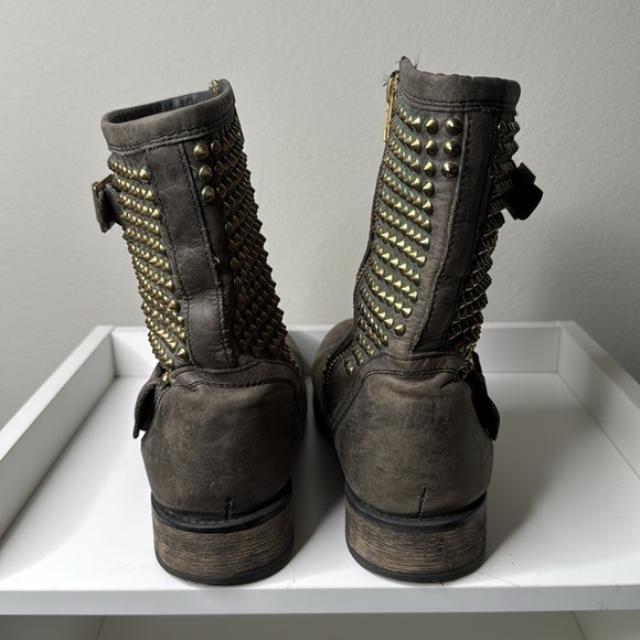Steve Madden Monica Distressed Grey Leather Studded Biker Boots Women's Size 11 - Picture 4 of 9